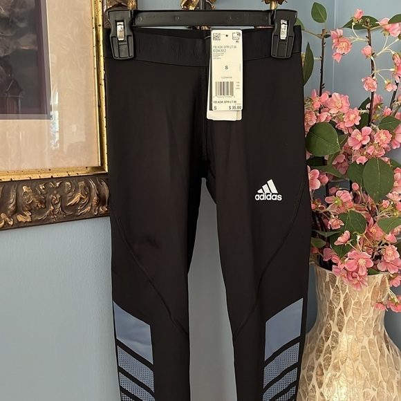 Brand New Adidas Climawarm Black Tights Sporty Stretch Leggings Blue Graphics - Picture 3 of 15